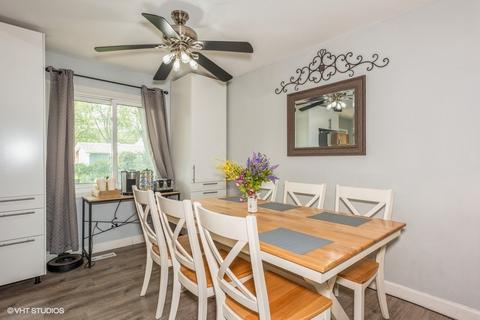 565 Baxter Ln, Hoffman Estates, IL 60169 photo 5