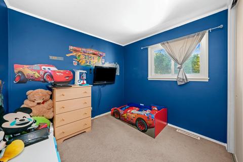 758 N Green Dr, Wheeling, IL 60090 photo 16