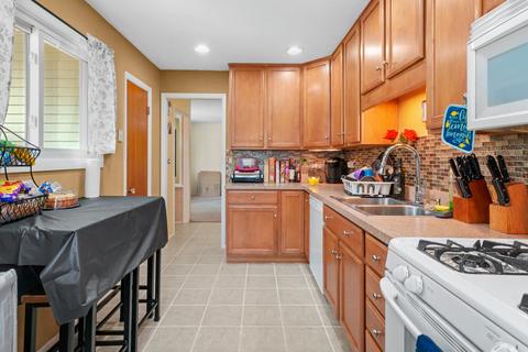 758 N Green Dr, Wheeling, IL 60090 photo 6