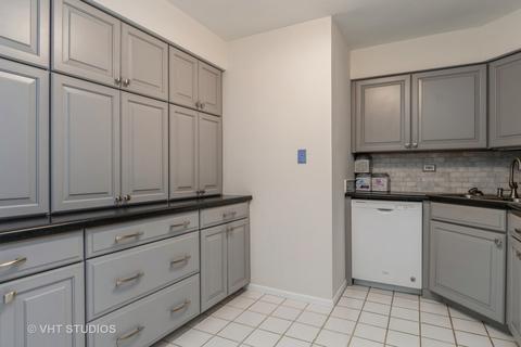 255 Gregory St #6, Aurora, IL 60504 photo 4