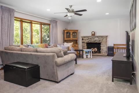 483 Tennyson Rd, Bartlett, IL 60103 photo 4
