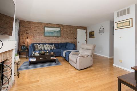334 Sheridan Dr #1B, Willowbrook, IL 60527 photo 4
