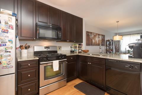 334 Sheridan Dr #1B, Willowbrook, IL 60527 photo 10