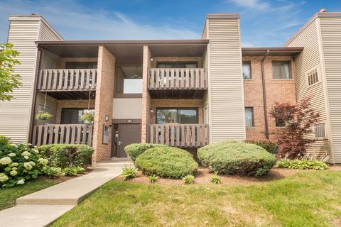 334 Sheridan Dr #1B, Willowbrook, IL 60527 photo 1
