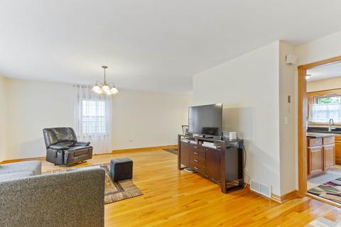 38 E Armitage Ave, Addison, IL 60101 photo 6