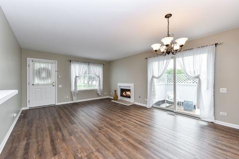 444 Valley Forge Ct, Aurora, IL 60504 photo 2