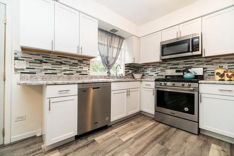 528 Kingston Blvd, Mchenry, IL 60050 photo 7