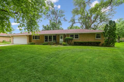5 Durell Dr, Kankakee, IL 60901 photo 2