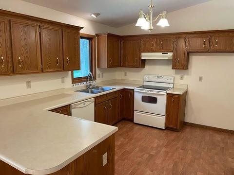 11262 Edgemere Ter, Roscoe, IL 61073 photo 8
