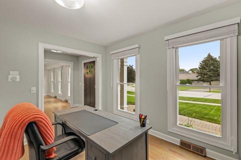 1291 W Bauer Rd, Naperville, IL 60563 photo 5