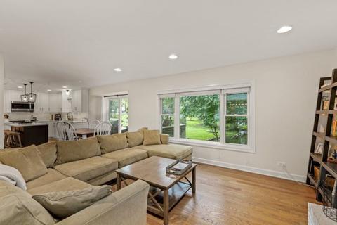 1291 W Bauer Rd, Naperville, IL 60563 photo 9