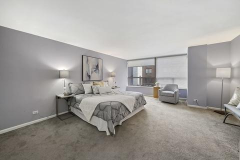 110 E Delaware Pl #1901, Chicago, IL 60611 photo 14