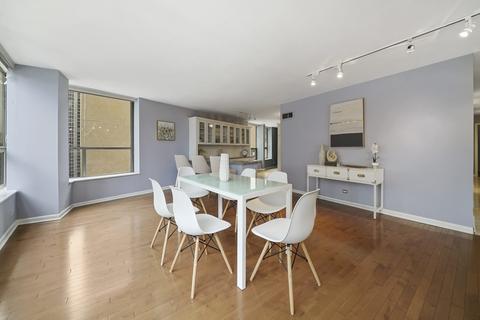 110 E Delaware Pl #1901, Chicago, IL 60611 photo 9