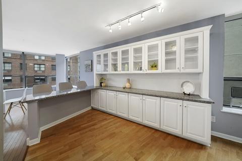 110 E Delaware Pl #1901, Chicago, IL 60611 photo 6