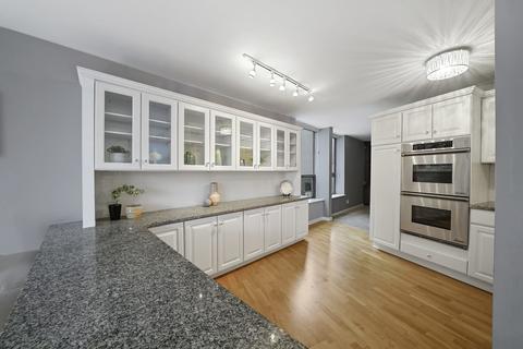 110 E Delaware Pl #1901, Chicago, IL 60611 photo 5