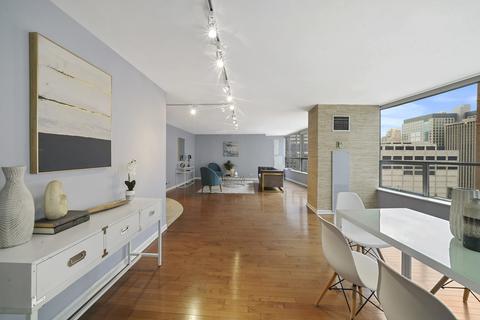 110 E Delaware Pl #1901, Chicago, IL 60611 photo 10