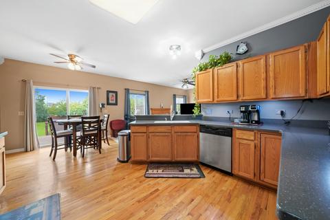 142 Westridge Blvd, Bartlett, IL 60103 photo 10