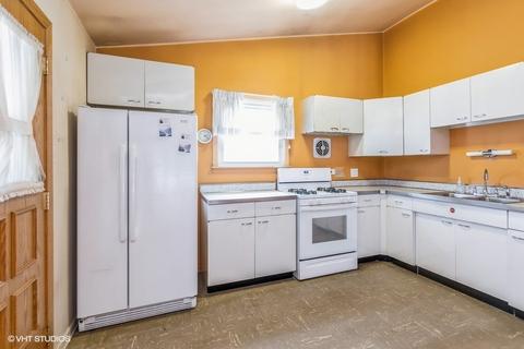 2072 Fox Ln, Des Plaines, IL 60018 photo 4