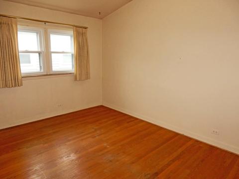 2072 Fox Ln, Des Plaines, IL 60018 photo 10