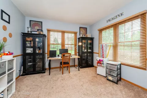 2041 Tunbridge Trl, Algonquin, IL 60102 photo 9