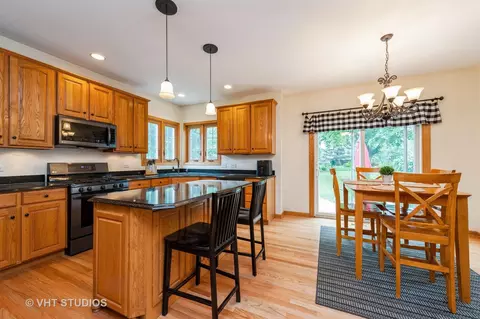 2041 Tunbridge Trl, Algonquin, IL 60102 photo 6