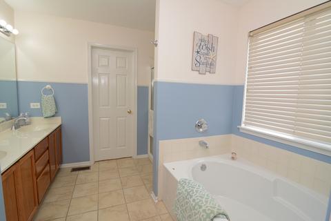 2011 Crooked Tree Ct, Mchenry, IL 60050 photo 24