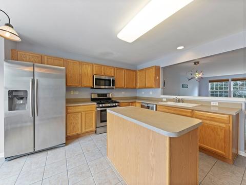2475 Emily Ln, Elgin, IL 60124 photo 5