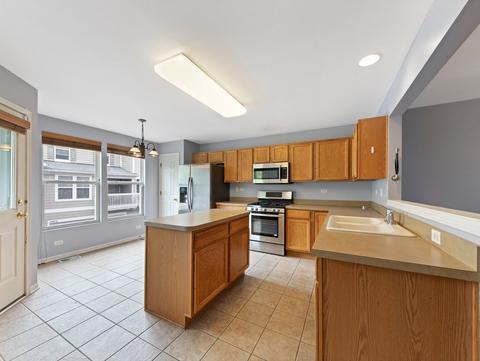 2475 Emily Ln, Elgin, IL 60124 photo 7