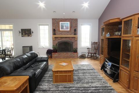 6008 Whiting Dr, Mchenry, IL 60050 photo 9