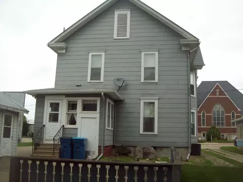 108 Liberty St, Walnut, IL 61376 photo 2