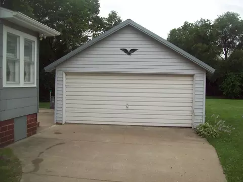 108 Liberty St, Walnut, IL 61376 photo 3