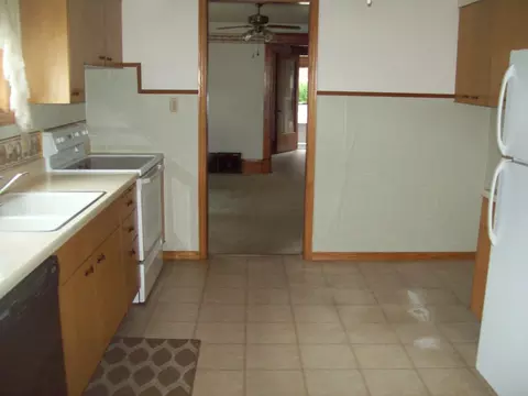 108 Liberty St, Walnut, IL 61376 photo 4