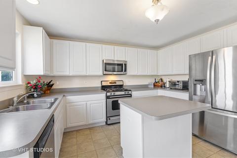 822 Limerick Ln, Mchenry, IL 60050 photo 4