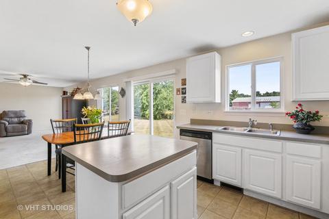 822 Limerick Ln, Mchenry, IL 60050 photo 5