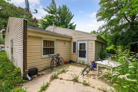 3 Tudor Ct, Champaign, IL 61821 photo 5