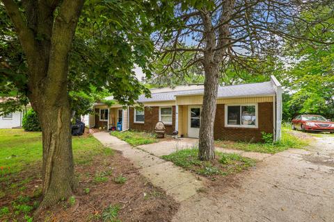 3 Tudor Ct, Champaign, IL 61821 photo 3