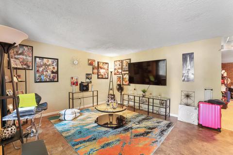 3 Tudor Ct, Champaign, IL 61821 photo 8