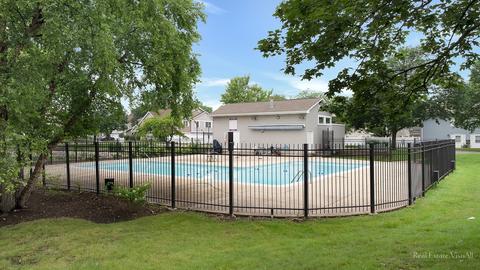 1546 Timber Trl, Wheaton, IL 60189 photo 2