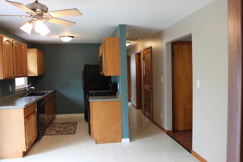 620 Juniper Ln, Bradley, IL 60915 photo 3