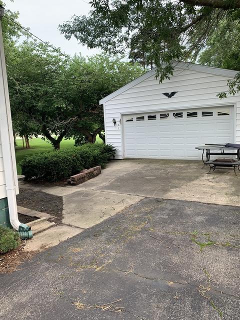 407 E Washington St, Le Roy, IL 61752 photo 4