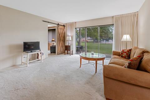 549 Greystone Ln #A1, Wheeling, IL 60090 photo 5