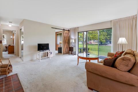 549 Greystone Ln #A1, Wheeling, IL 60090 photo 6