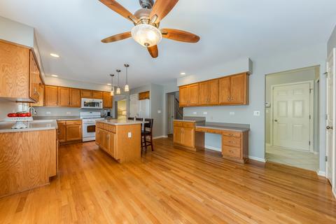 2101 Pebble Beach Dr, Plainfield, IL 60586 photo 9