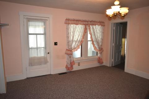 108 W 5th St, Gridley, IL 61744 photo 9