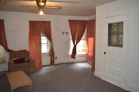 108 W 5th St, Gridley, IL 61744 photo 4