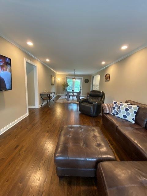 1207 Webster Ln, Des Plaines, IL 60018 photo 3