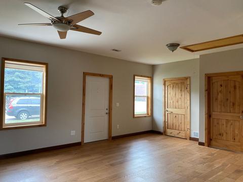 616 E Pleasant St, Belvidere, IL 61008 photo 2