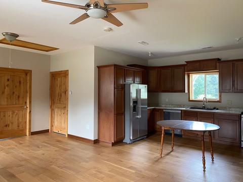 616 E Pleasant St, Belvidere, IL 61008 photo 4