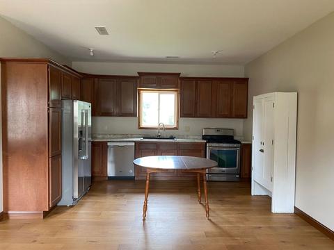 616 E Pleasant St, Belvidere, IL 61008 photo 5