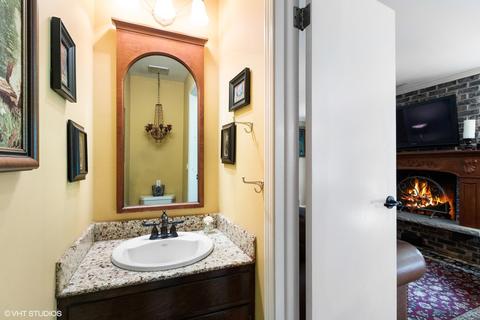 207 E Hillside Ave, Barrington, IL 60010 photo 10